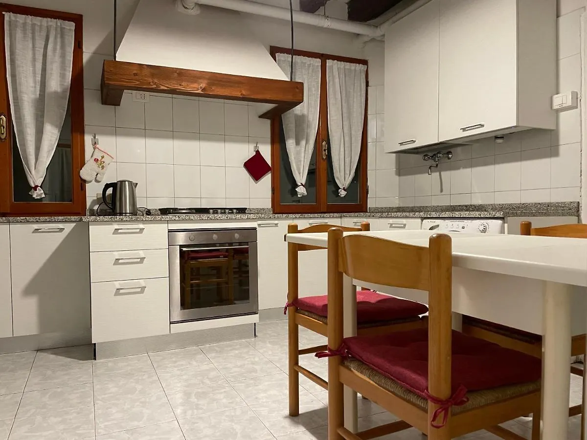 Ca Marga Cannaregio - Central Venetian Style 2 Bedroom Apartment